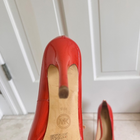 Pink Pumps by Michael Kors - Picture 2 of 4